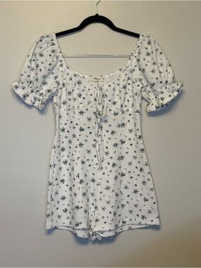 Molly Green white floral print romper. Size S.